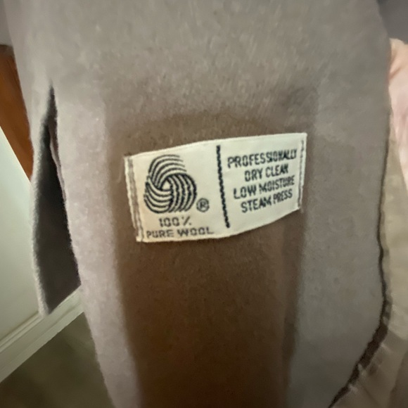 100% wool coat light brown with belt cut at the back - Picture 6 of 9